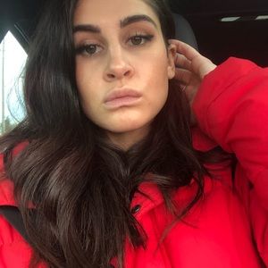 Meet your Posher, Hailey